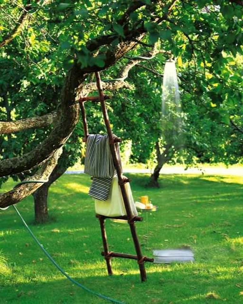 11 duchas de exterior fáciles y rápidas de copiar en casa