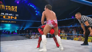 [IMAGE:https://1.bp.blogspot.com/-mN-0596DxOg/XP_yoFB4-FI/AAAAAAABSWE/VHx050eS0XEtY8TWEkwg0LhIZDW6MDrXwCLcBGAs/s1600/Reverse%2Ba%2BPowerbomb%2Binto%2Ba%2BSunset%2BFlip%2BRoll-Up%2BPinfall.gif]