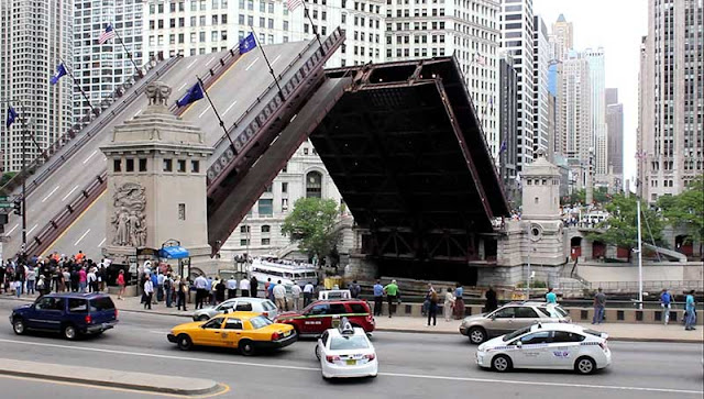 Rotating bridge in Chicago.