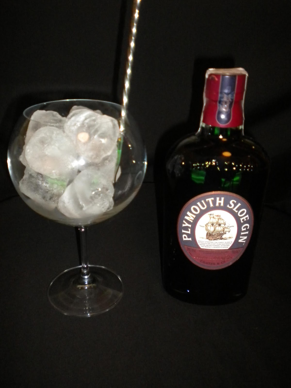 Preparación. Gin Tonic Plymouth Sloe Ginger Ale por Restaurante Le