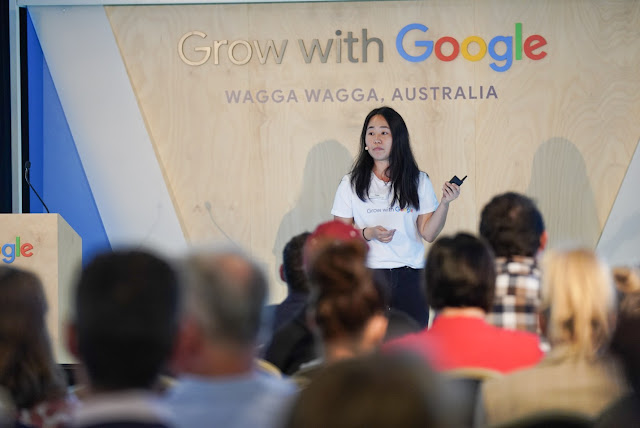 Photo of Googler Hayley Yu sharing small business tips with Wagga businesses at the event