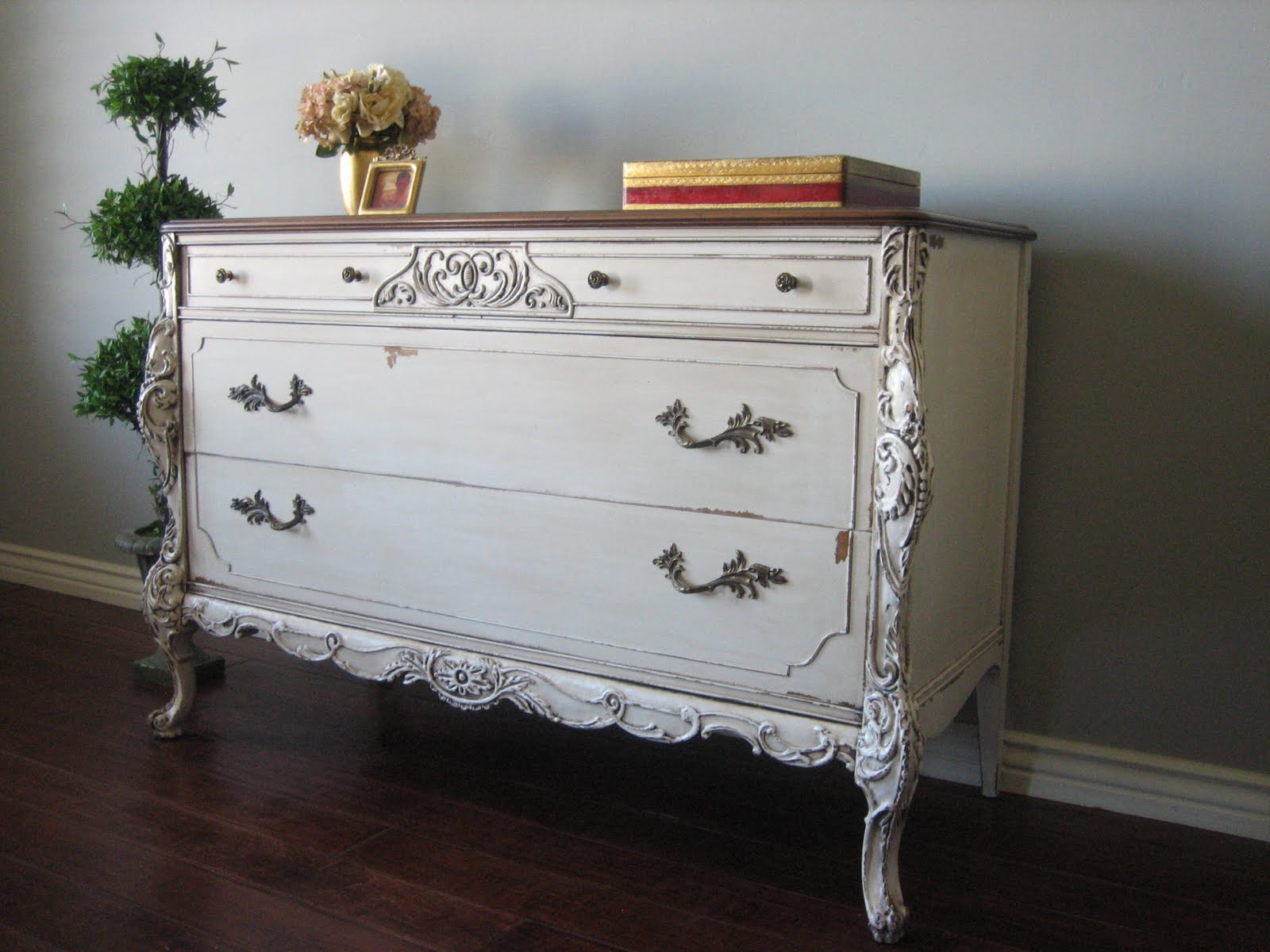 Ornate Victorian Dresser