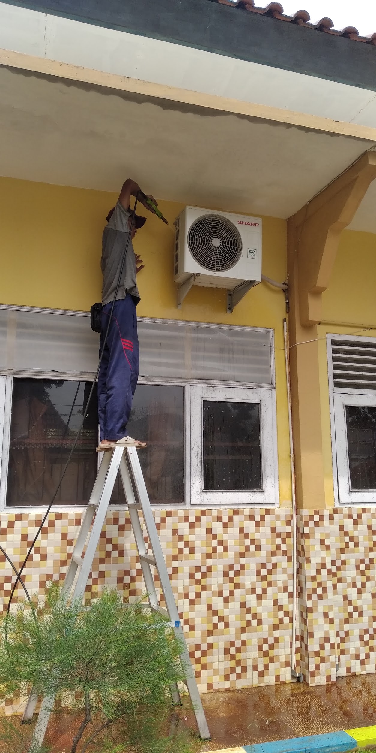 bangkit jaya teknik: Pemasangan dan Pemeliharaan AC