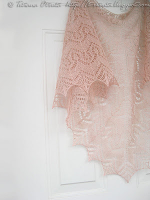 knit lace shawl