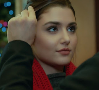 Miss Turkey Hande Ercel As Hayat Uzun In Turkish TV Serial Ask Laftan Anlamaz (72)