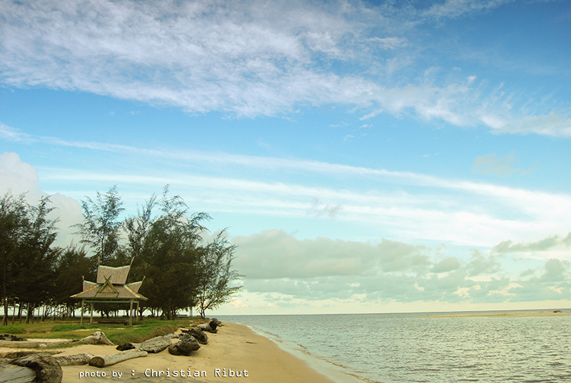 Keindahan Pantai Tanjung Penghujan di Pangkalanbun | Mei's Unique Blog
