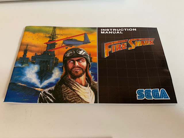 Manual del juego Fire Shark de SEGA Mega Drive en un estado esplendido ya que es nuevo a estrenar