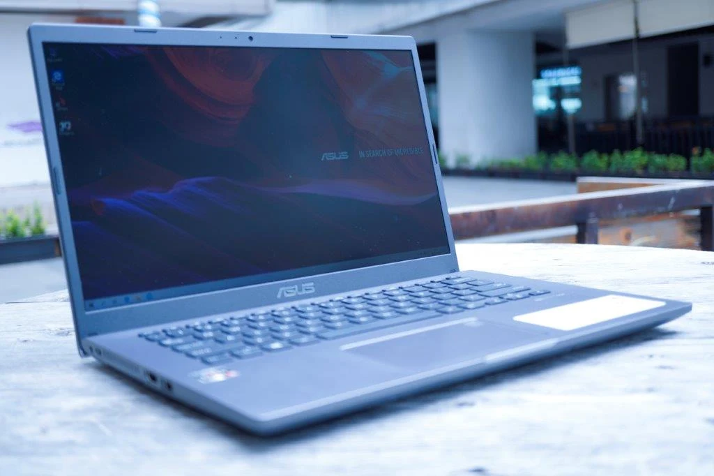 Review Asus VivoBook M409DA: Laptop Ryzen Serba Bisa dengan Harga Terjangkau