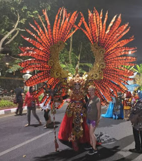 El desfile de Semarang. El desfile de Semarang.