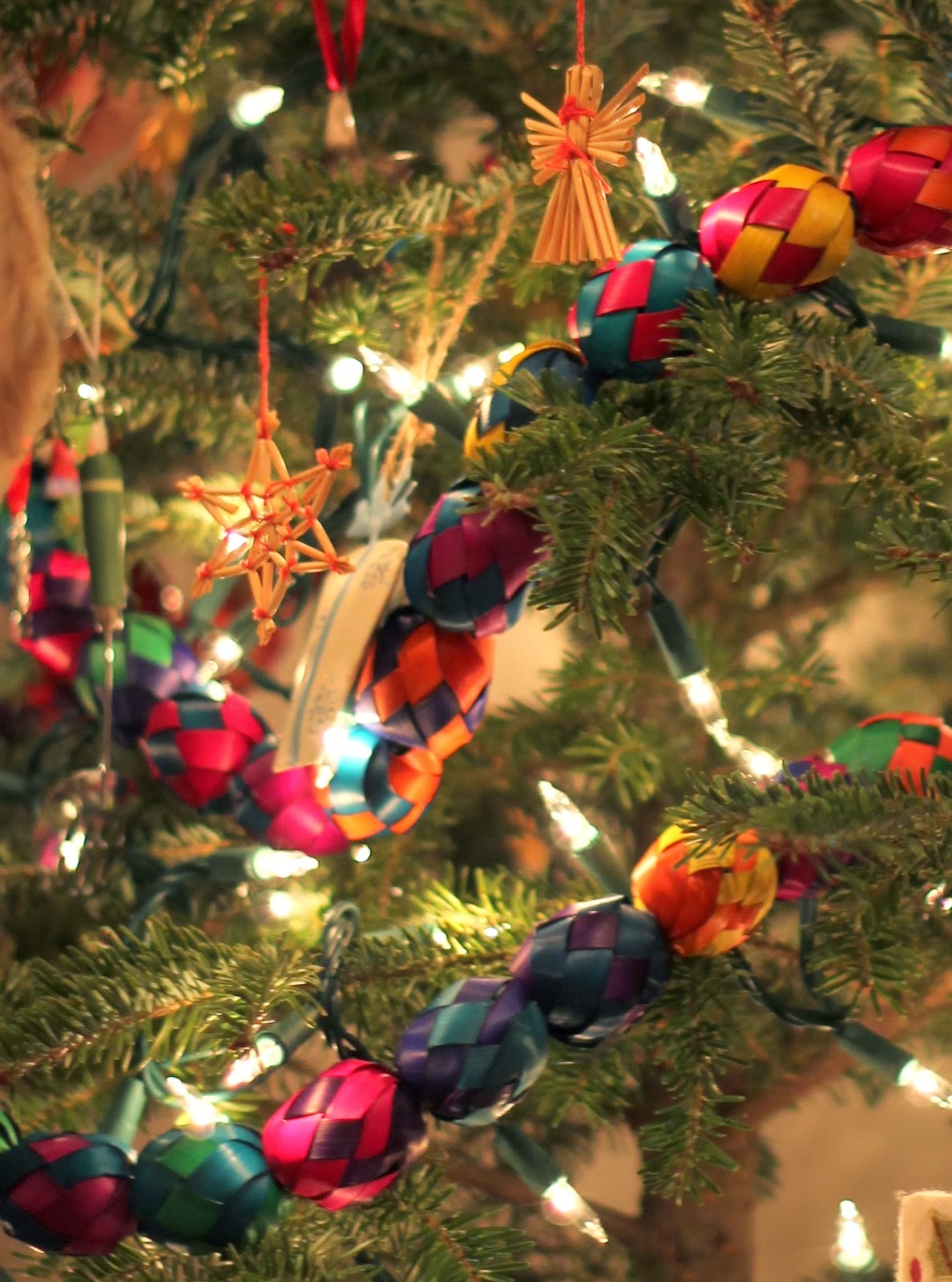 Artelexia: Festive Folk Art Christmas Trees