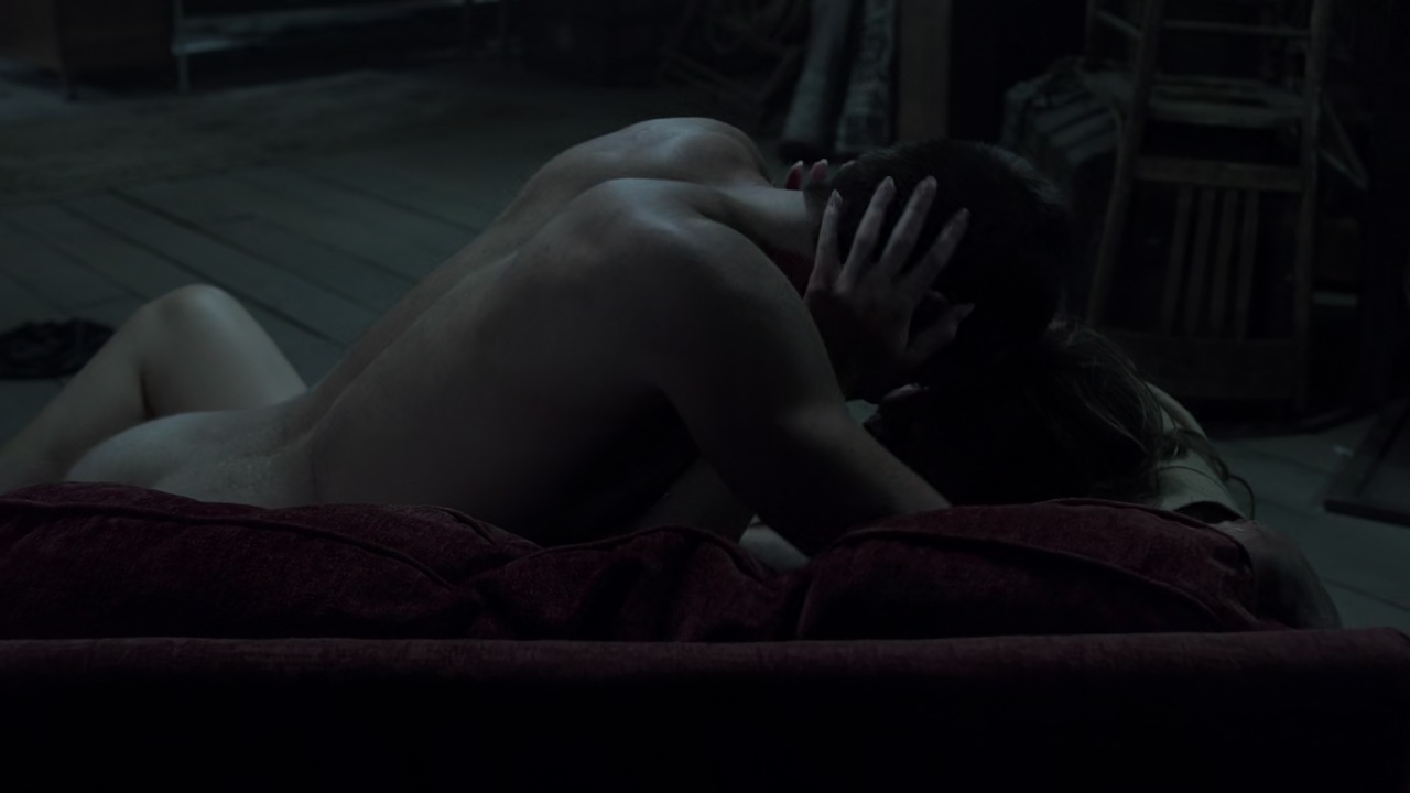 Antony Starr nude in Banshee 1-07 "Behold A Pale Rider" .