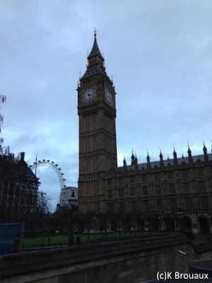 Big Ben ou Tour de l'Horloge, plus loin le London Eye