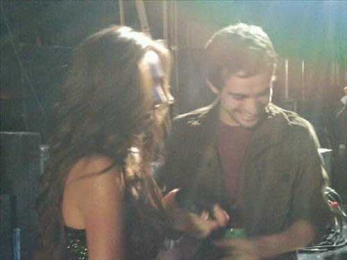 Poncho Herrera y Anahí en el backstage de Premios MTV 2009