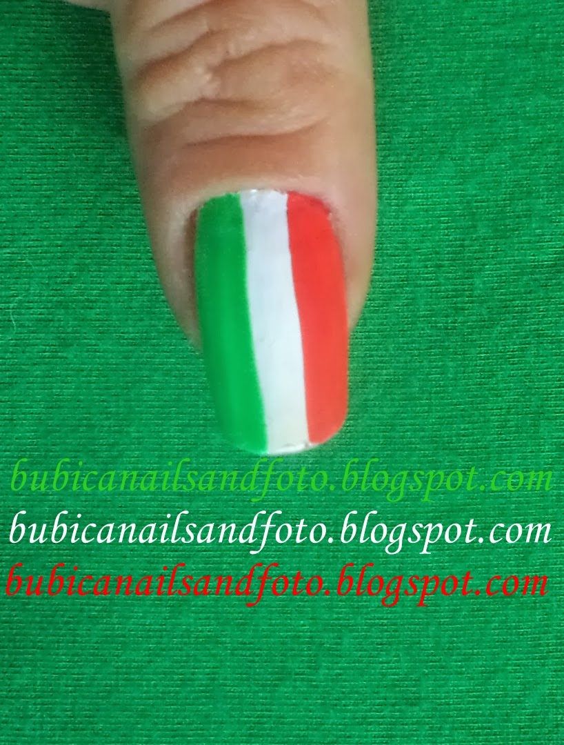 simple nails 611 Italian flag nails , Italia nails ;Italian nail art