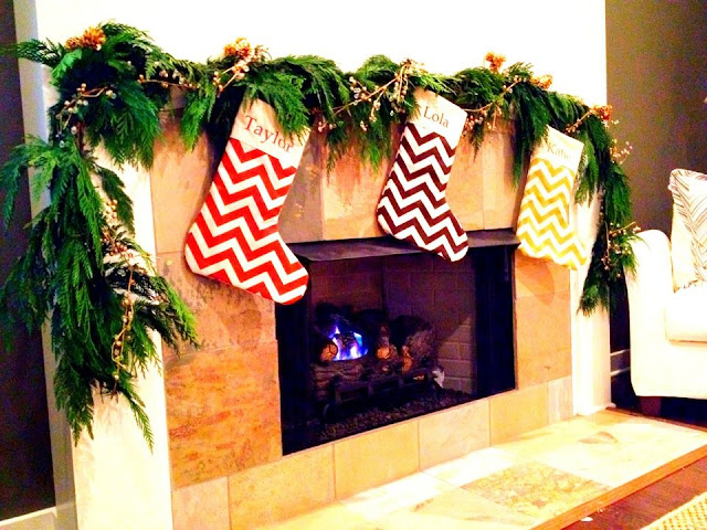 Christmas Mantel decorations