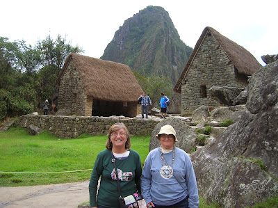 Roca Sagrada, Huayna Picchu,  Perú, La vuelta al mundo de Asun y Ricardo, round the world, mundoporlibre.com