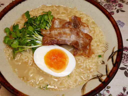 【ヒガシフーズ】即席 鹿児島ラーメン亭とんこつ味 【ヒガシフーズ】即席 鹿児島ラーメン亭とんこつ味