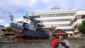 Bencana Gempa Bumi dan Tsunami di Aceh