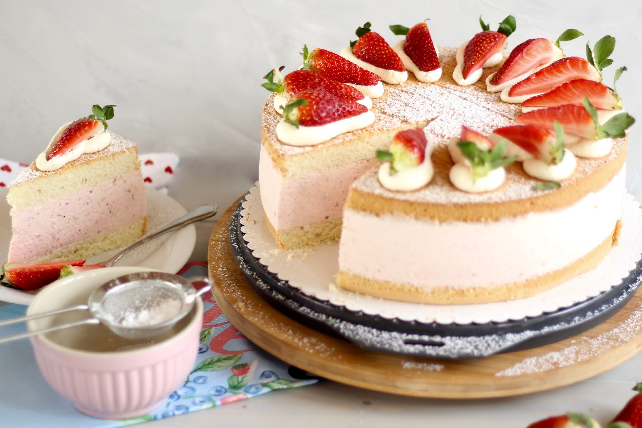 Traumhafte Erdbeer Kase Sahnetorte Backen Geburtstagstorte Rezept Und Video Von Sugarprincess Sugarprincess