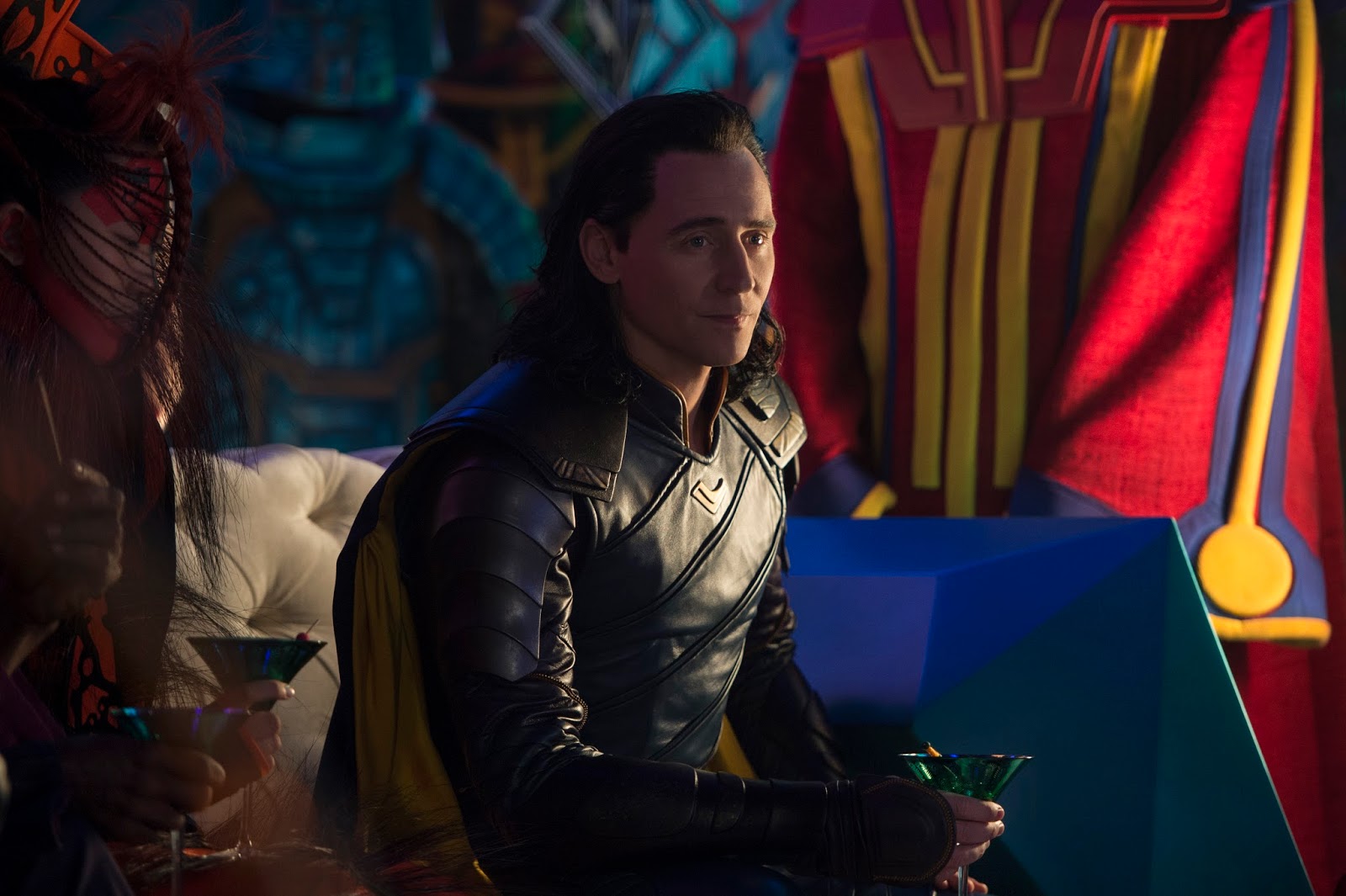 Thor: Ragnarok | Deus do Trovão e Hulk se unem no segundo trailer ...