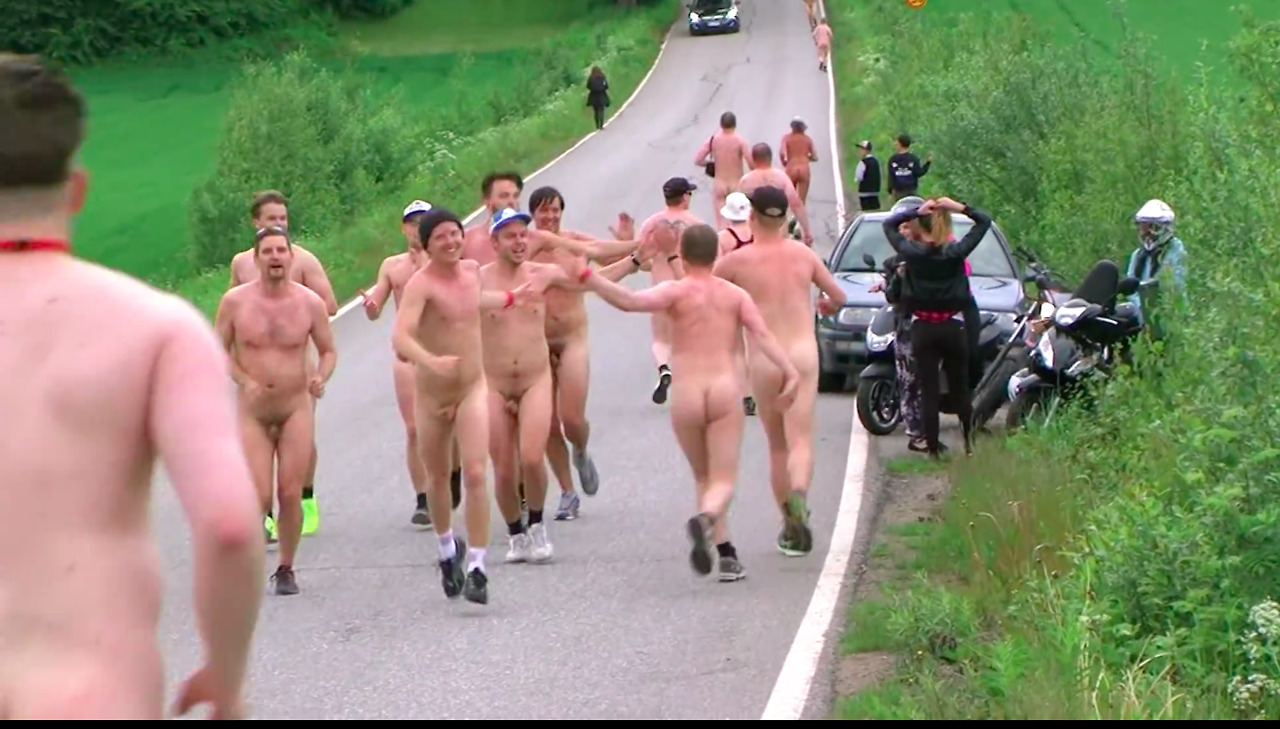 Nakukymppi - Finnish Naked Run.