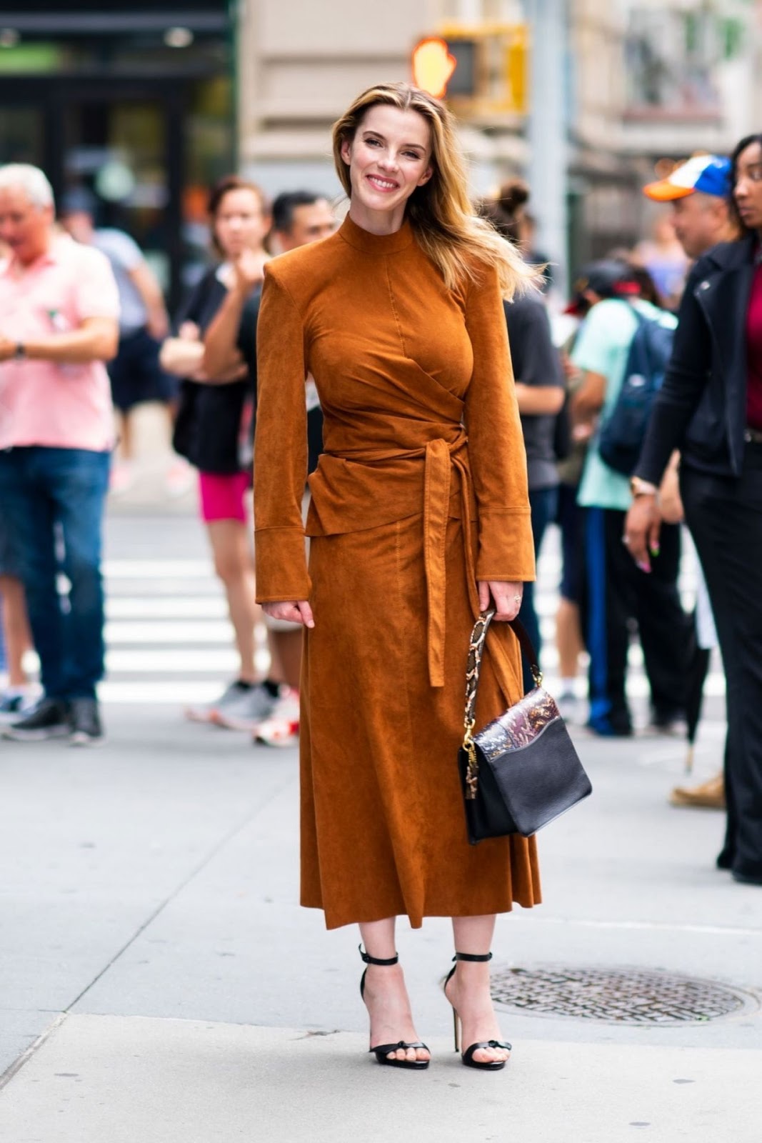 Betty Gilpin – Outside BUILD Studios in NYC 08/13/2019