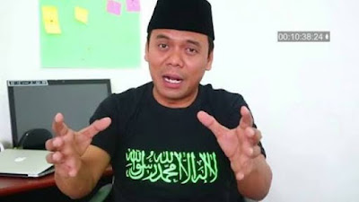 Profil Gus Nur Ustadz Sugi Nur Raharja Biografi Profil Biodata