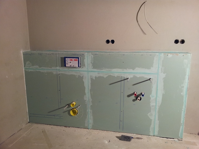 Anita & Dirk´s Bautagebuch - Winkelbungalow: Anschluss Fallrohr