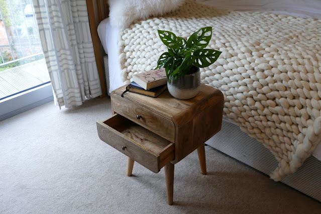 AnisHomes365 review, AnisHomes365 blog review, AnisHomes365 reviews, AnisHomes365 aisy, AnisHomes365 furniture,  Scandinavian Style Bedside Table Nordic, industrial furniture uk