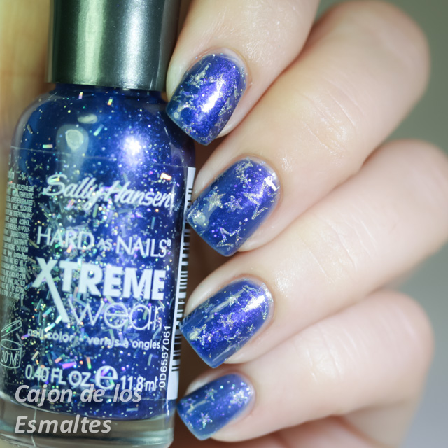 Sally Hansen Blue Boom + Estampado HeHe 003