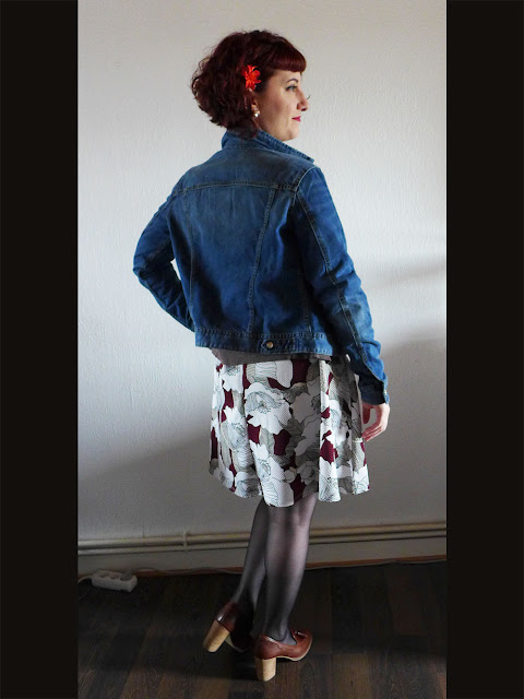 veste en jean Mango et robe à fleurs Dorothy Perkins