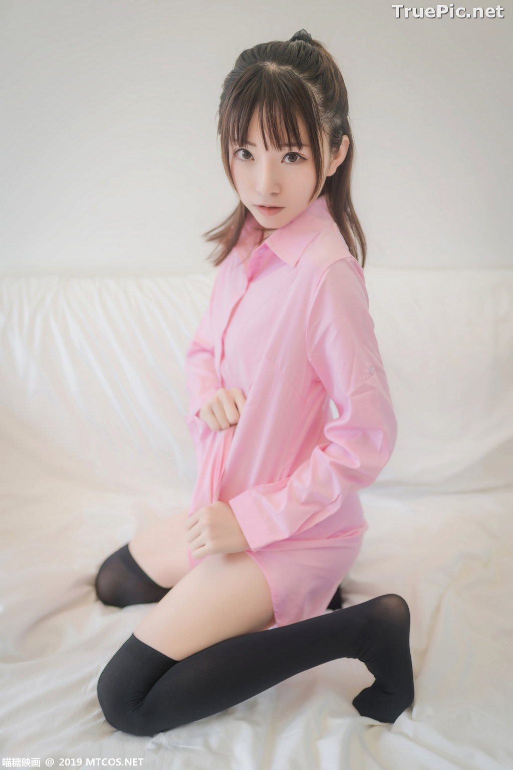 Image [MTCos] 喵糖映画 Vol.022 – Chinese Model – Pink Shirt and Black Stockings - TruePic.net - Picture-32