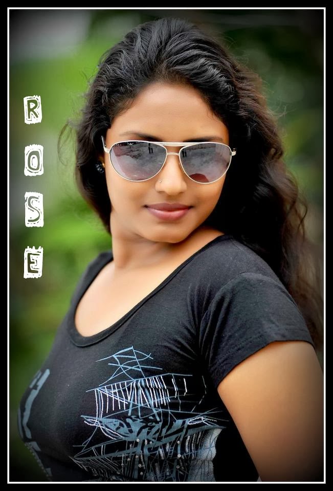 Unseen Hot Heroines Hot TV Anchor Roja Stills