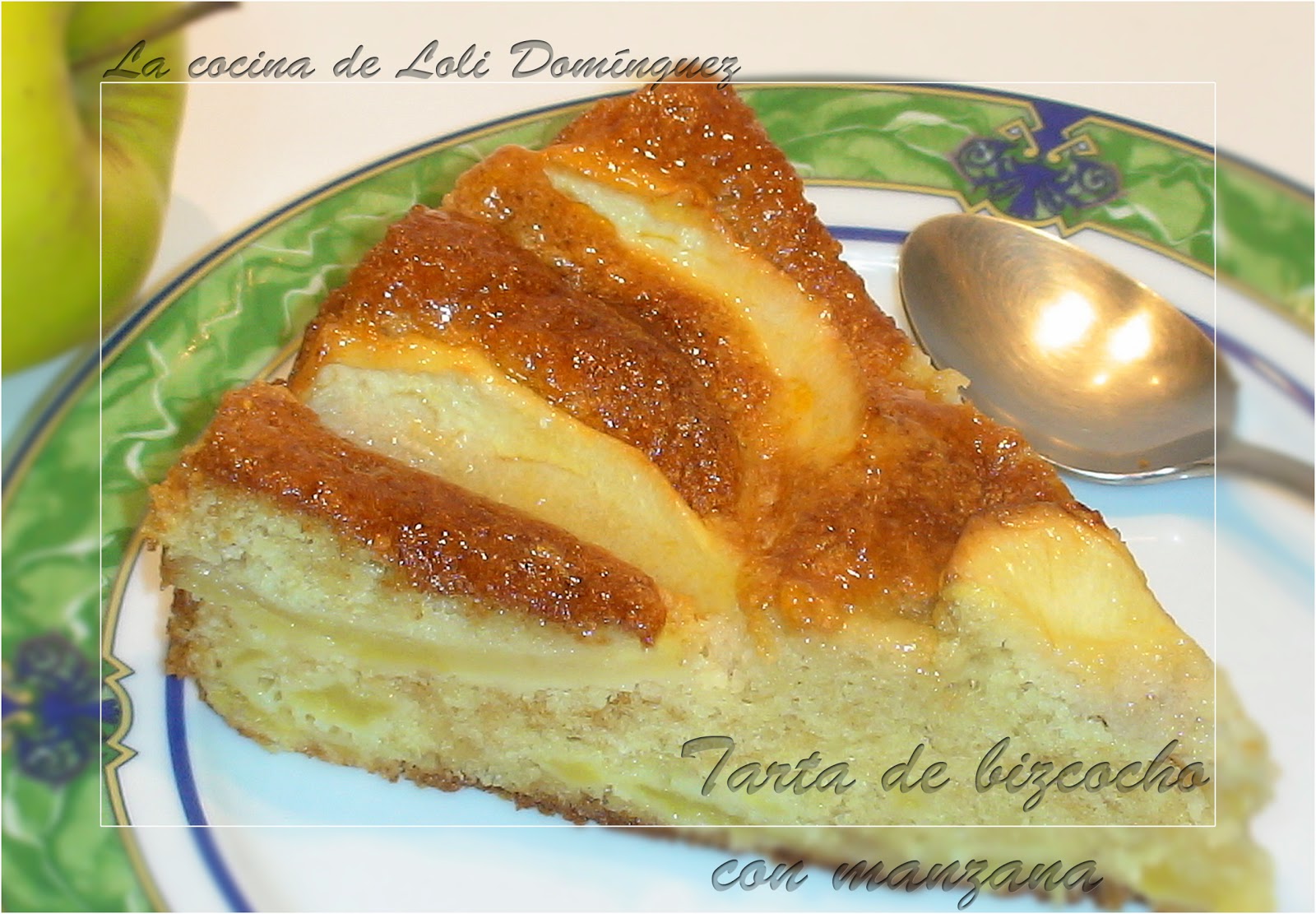 Tarta De Bizcocho Con Manzana
