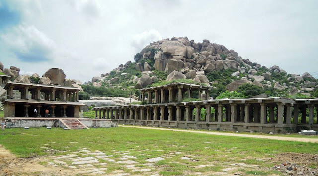 The erstwhile Hampi bazaar.