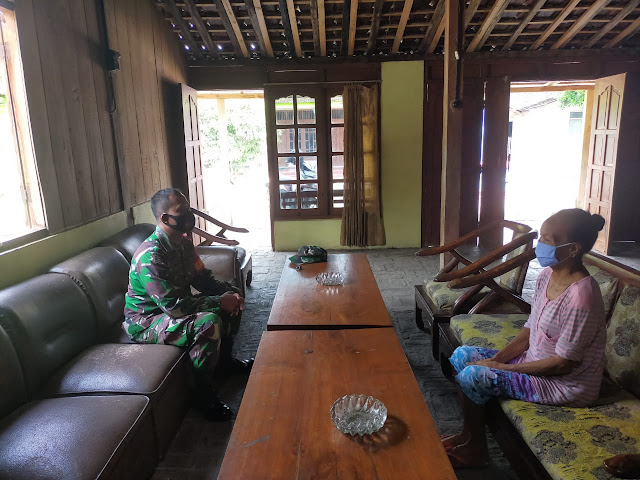 Babinsa Glonggong : Masyarakat Jangan Lengah, Terus Patuhi Protokol Kesehatan Babinsa Glonggong : Masyarakat Jangan Lengah, Terus Patuhi Protokol Kesehatan