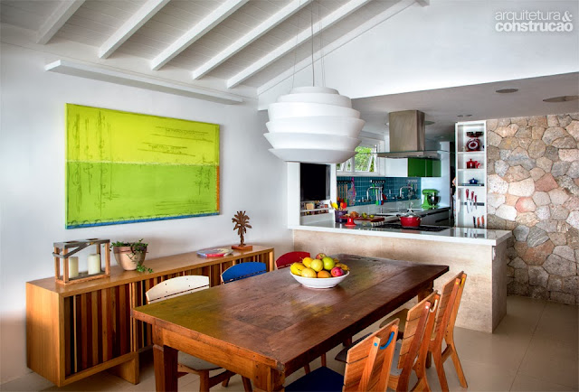 Brasileiríssima casa de praia reformada em Angra dos Reis. Blog Achados de Decoração Brasileiríssima casa de praia reformada em Angra dos Reis. Blog Achados de Decoração