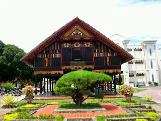 rumah adat aceh