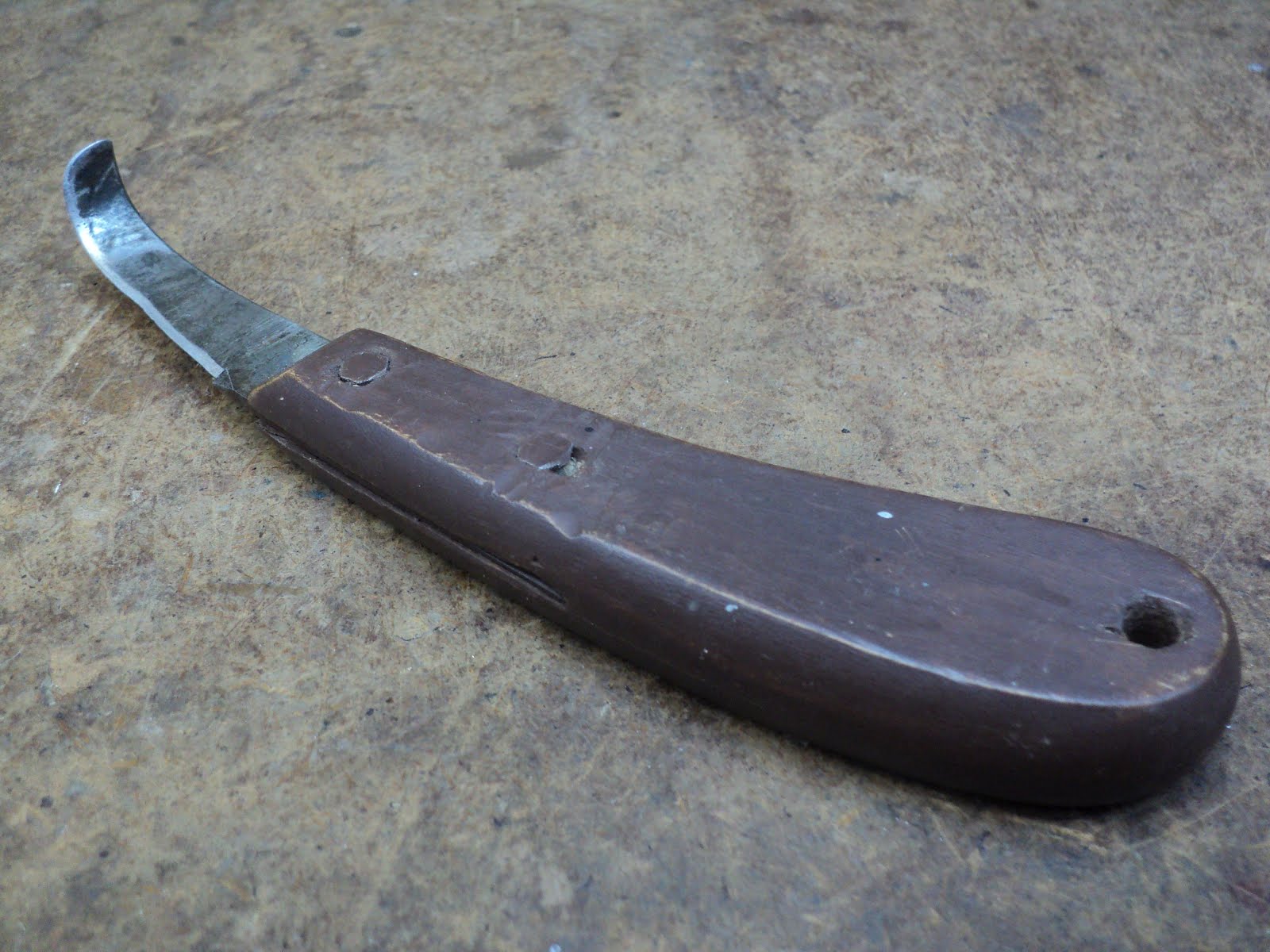 The Whole Garage Catalogue: A Curved Cutter