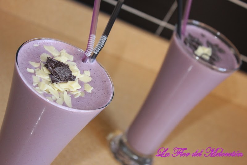 Batido de fresas y moras