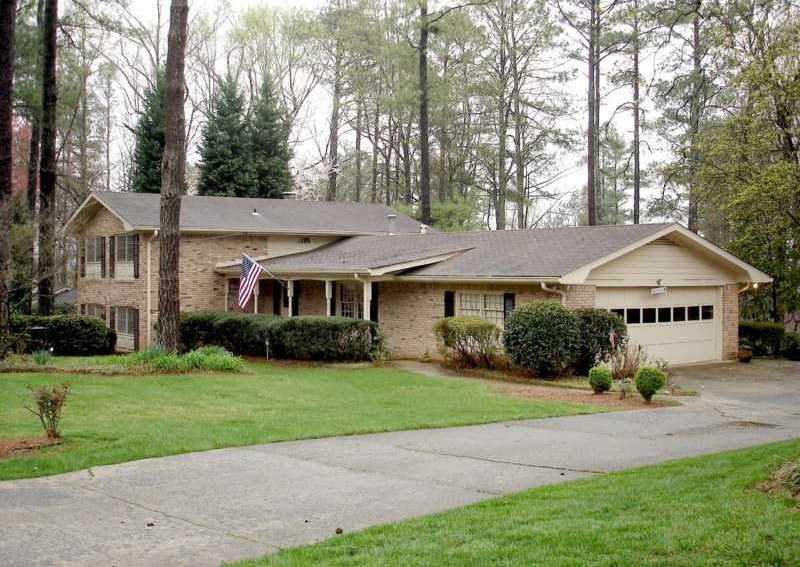 Dogwood Estates, Dunwoody Community