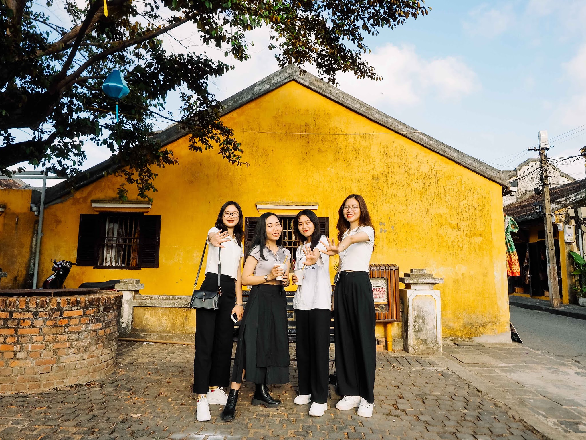 Báo Giá Chụp Ảnh Ngoại Cảnh Hội An - Photographer: Khôi Trần Báo Giá Chụp Ảnh Ngoại Cảnh Hội An - Photographer: Khôi Trần