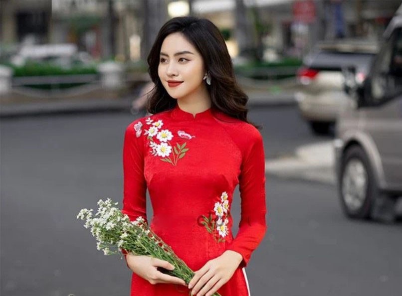 Mẫu áo dài thêu tay đẹp - Hình 1