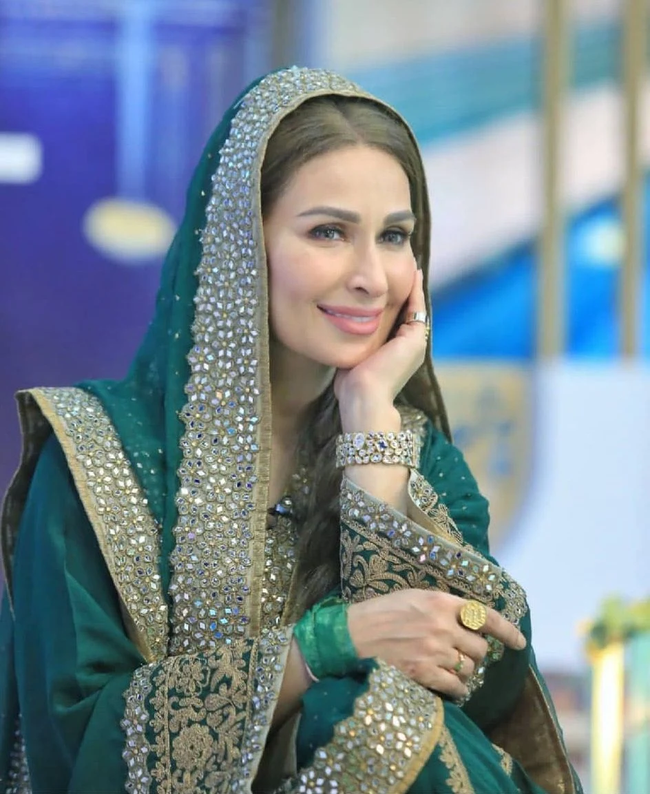 Famous Pakistani Celebrities Dresses from Ramadan Transmissions 2021 Famous Pakistani Celebrities Dresses from Ramadan Transmissions 2021