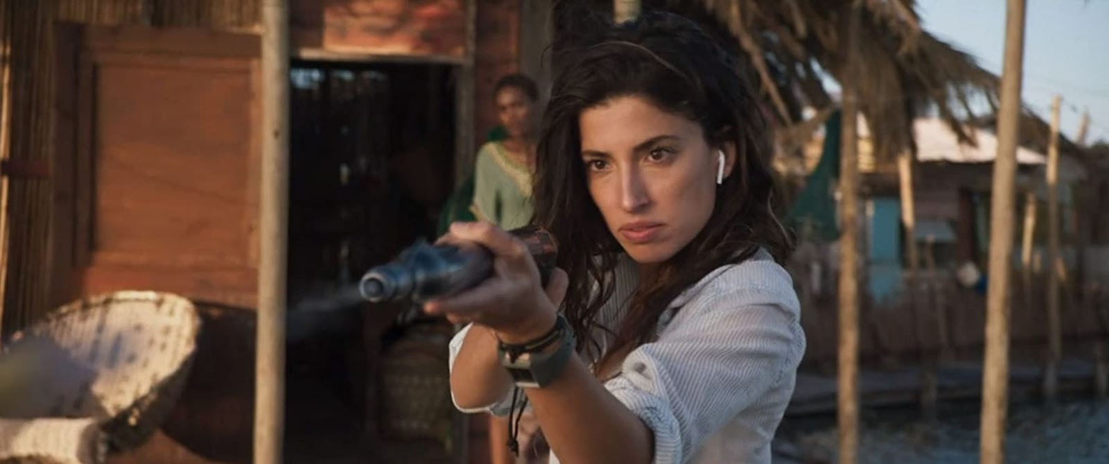Films Et Séries Tv Avec Tania Raymonde DVD & Blu-ray: DEEP BLUE SEA 3 (2020) Starring Tania Raymonde | The