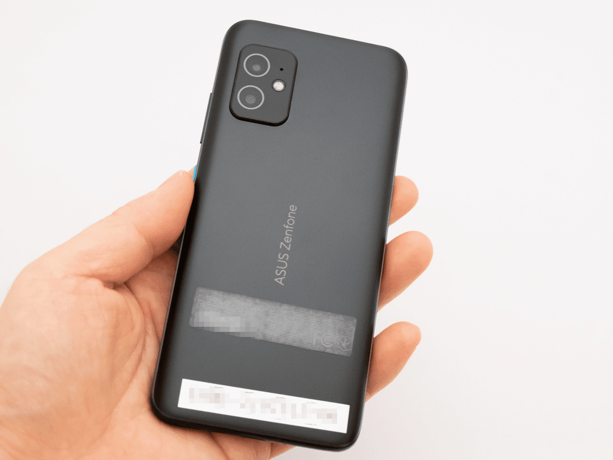 レビュー】Zenfone 8は小型軽量ハイエンドの決定版!高性能、おサイフ 20210818 zenfone8 body2