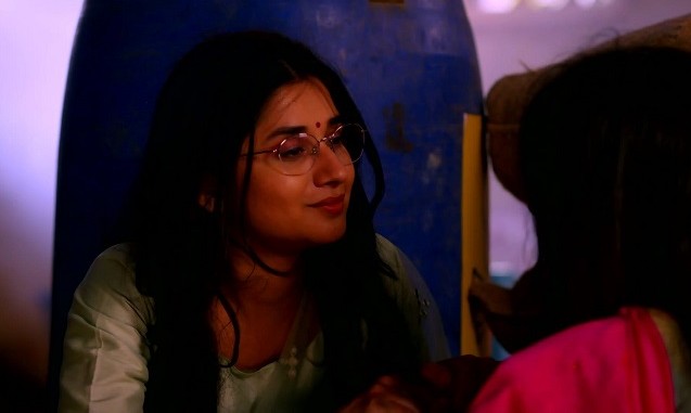 Guddan Tumse Na Ho Payega 17 December 2020 Written Update Agastya spots Choti Guddan running away from the goons