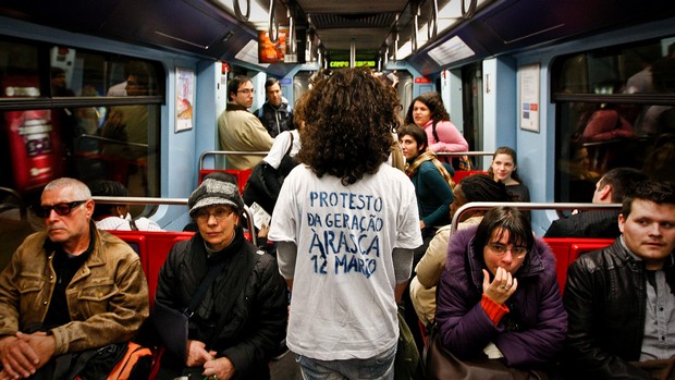 O cão que fuma... 'Geração À Rasca' (Movimento Doze de Março