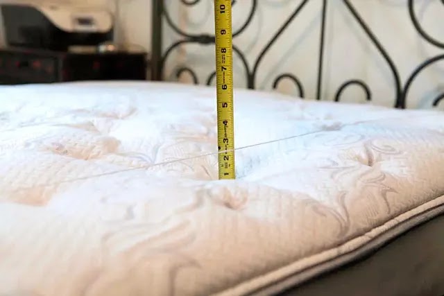 Yatakların belli oranda ezilmesi olağandır. Ancak ezilme fazla olursa bu yatağınızın çöktüğüne işaret olabilir. Peki yatağın çöktüğünü nasıl anlarız?
