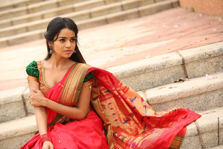 Bhavya Sri at Shilpakala Vedika Silk India Expo Launch